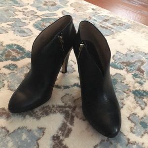 Gorgeous Banana Republic Black Booties